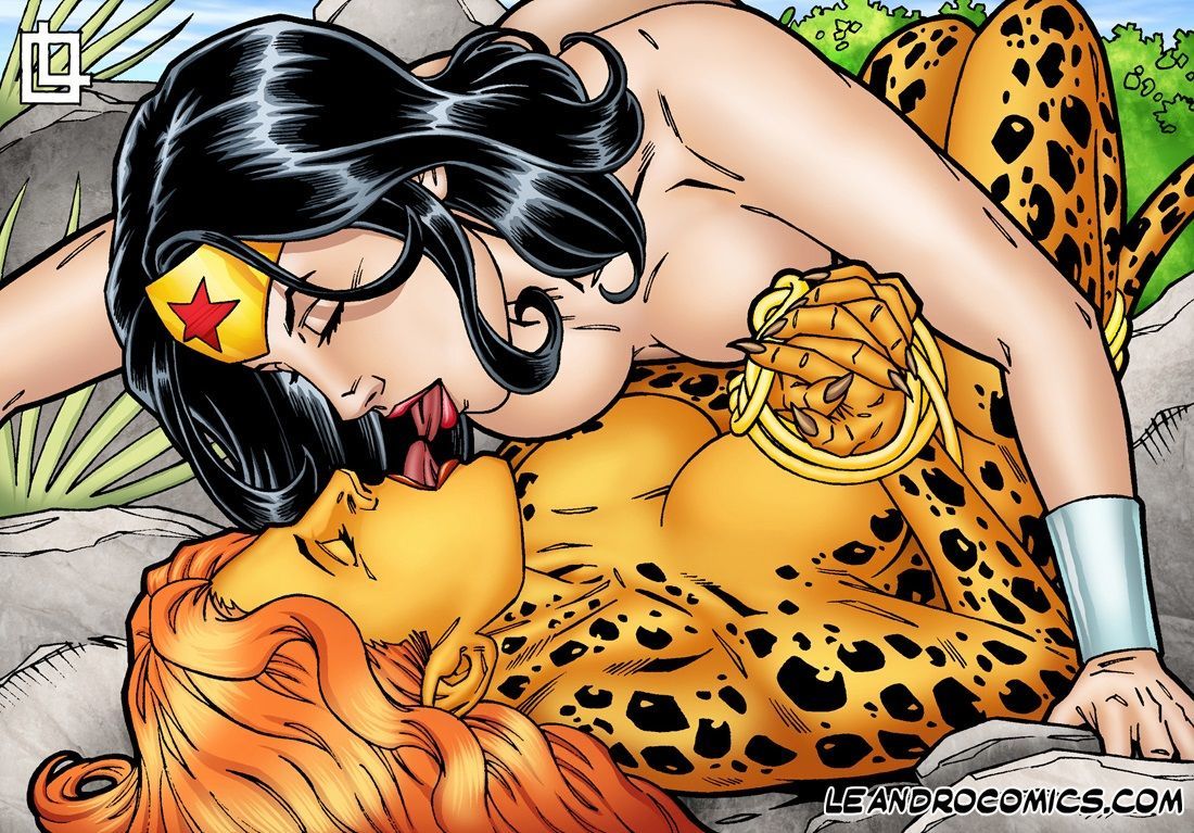 Wonder Woman and Cheetah Lesbian sex (JLA) page 4